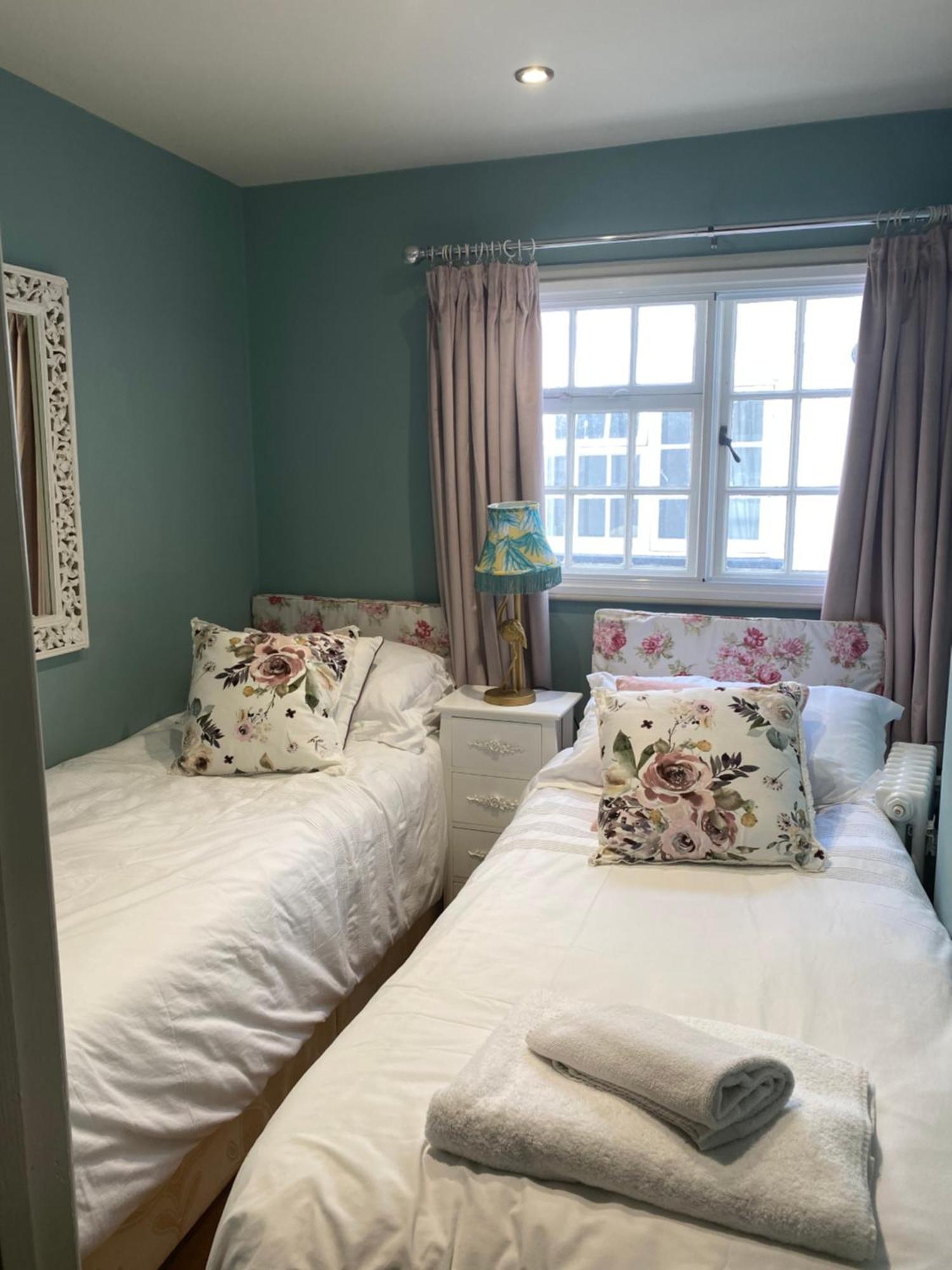 Monmouth House Apartments, Lyme Regis Old Town, Dog Friendly, Parking Екстер'єр фото